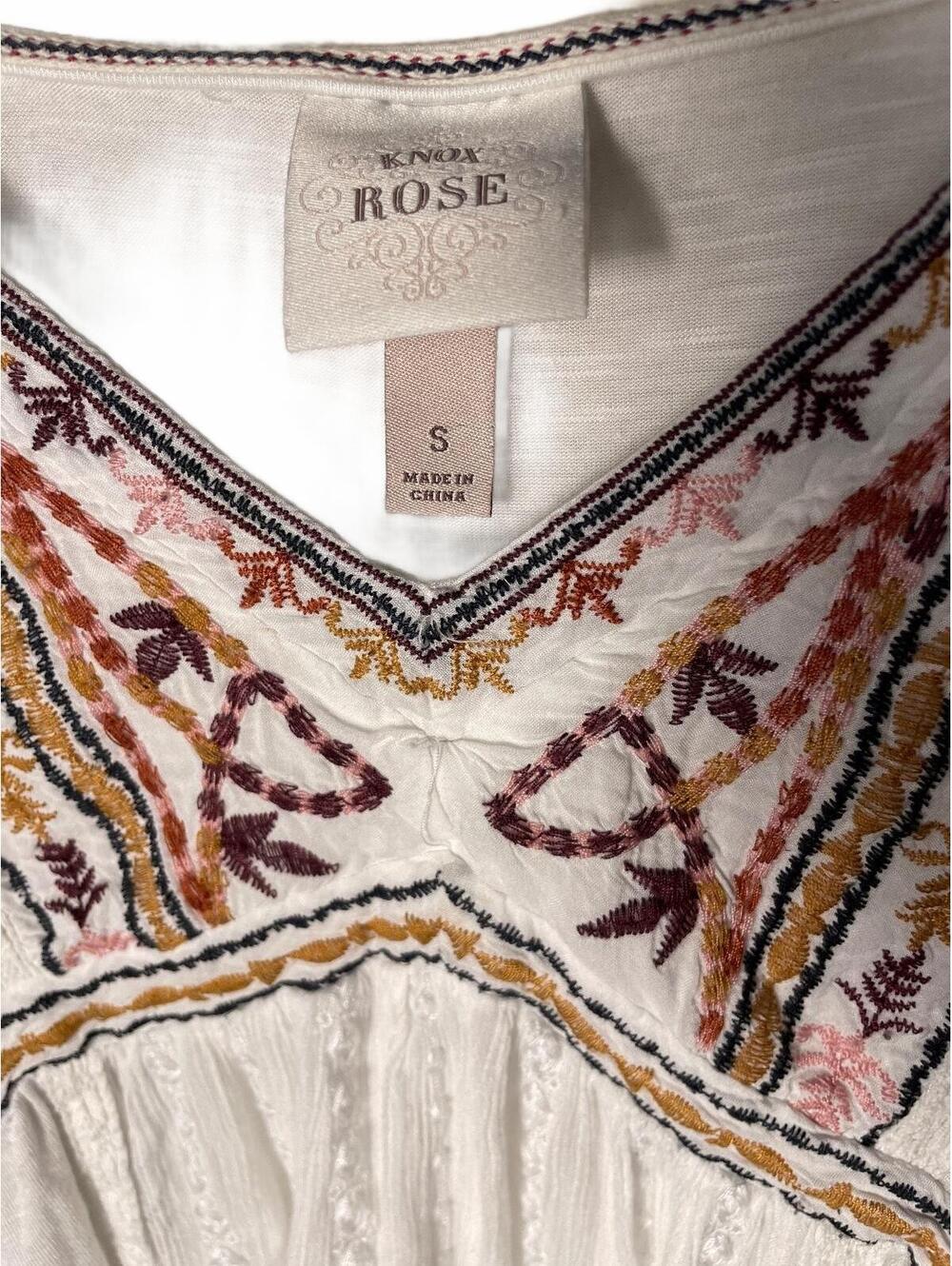Knox Rose Embroidered White V Neck Short Sleeve Top Womens Size Small White Boho - Picture 2 of 7